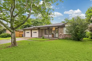 5526 Grape, Bellaire, TX 77096 - Photo 1