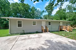 13703 Segrest Dr, Houston, TX 77047 - Photo 31