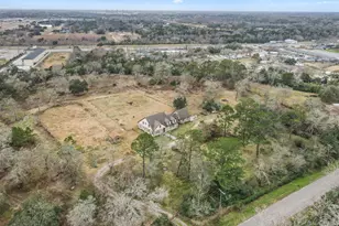 9009 Lazy Ln, Hitchcock, TX 77563 - Photo 43