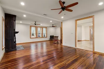 9009 Lazy Lane, Hitchcock, TX 77563 - Photo 11