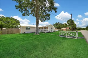 1800 Alvy Dr, La Porte, TX 77571 - Photo 5