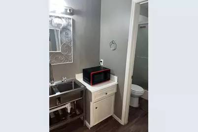 10915 Gatlinburg Drive #B, Houston, TX 77031 - Photo 9