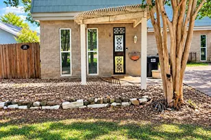 195 Park Dr, La Grange, TX 78945 - Photo 1