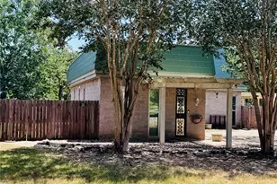 195 Park Dr, La Grange, TX 78945 - Photo 3