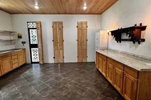 195 Park Dr, La Grange, TX 78945 - Photo 23