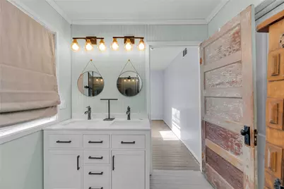 611 S Franklin Street, La Grange, TX 78945 - Photo 15