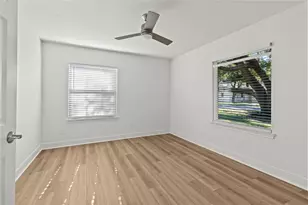 2201 Meadow Ln, La Marque, TX 77568 - Photo 15