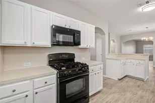 10818 Elgar Ln, Tomball, TX 77375 - Photo 9