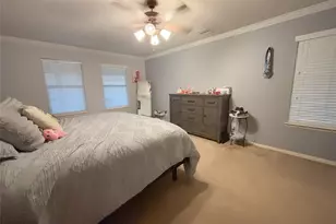 3811 Trent Cove Ln, Pearland, TX 77584 - Photo 9
