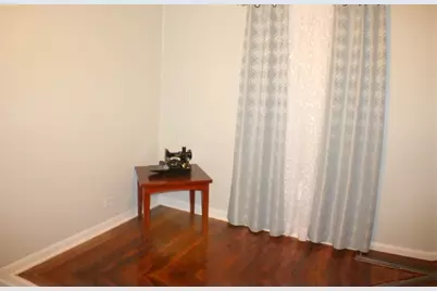 7833 Narcissus Street, Houston, TX 77012 - Photo 19