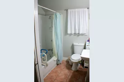 7833 Narcissus Street, Houston, TX 77012 - Photo 33