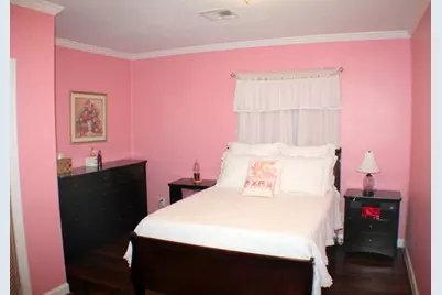 7833 Narcissus Street, Houston, TX 77012 - Photo 11