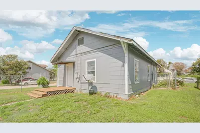 1131 W 2nd Street, Freeport, TX 77541 - Photo 17