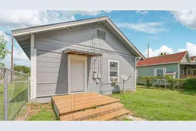 1131 W 2nd Street, Freeport, TX 77541 - Photo 3