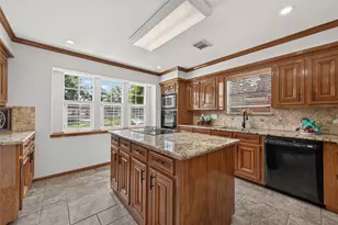 12306 Laneview Dr, Houston, TX 77070 - Photo 11