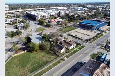 2306 Crockett Street, Houston, TX 77007 - Photo 9