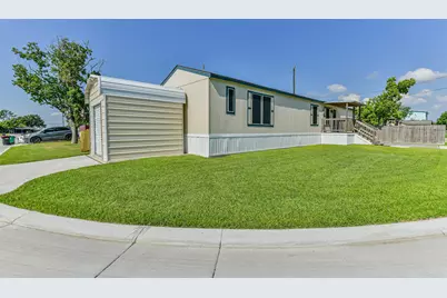 122 Egret Canal S, Baytown, TX 77523 - Photo 3