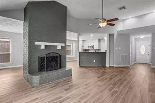 314 Village Creek Dr, Houston, TX 77598 - Photo 5