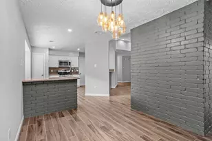 314 Village Creek Dr, Houston, TX 77598 - Photo 11