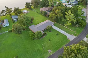 430 S Burnett Dr, Baytown, TX 77520 - Photo 17