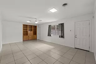 430 S Burnett Dr, Baytown, TX 77520 - Photo 35