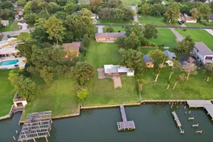 430 S Burnett Dr, Baytown, TX 77520 - Photo 19