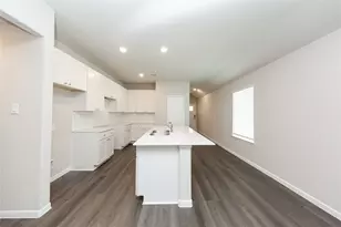 2122 Creole Crk Ln, Houston, TX 77090 - Photo 7