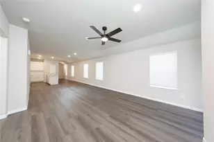 2122 Creole Crk Ln, Houston, TX 77090 - Photo 5