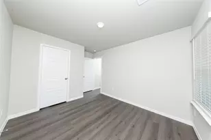 2122 Creole Crk Ln, Houston, TX 77090 - Photo 15