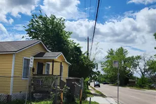 7918 N Main St, Houston, TX 77022 - Photo 3