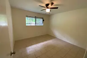 7710 Ashmole Ln, Houston, TX 77088 - Photo 19