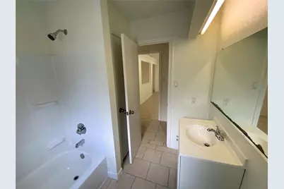 7710 Ashmole Lane, Houston, TX 77088 - Photo 17