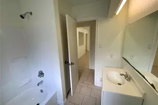 7710 Ashmole Ln, Houston, TX 77088 - Photo 17