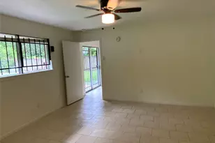 7710 Ashmole Ln, Houston, TX 77088 - Photo 15