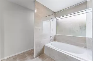 3202 Kempwood Dr, Sugar Land, TX 77479 - Photo 13