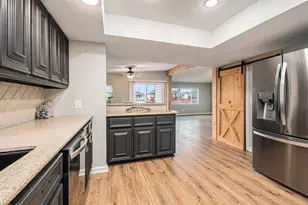 658 Warsaw St, Bayou Vista, TX 77563 - Photo 5