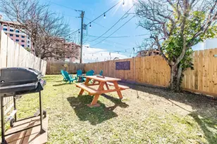 2021 Ave O 1/2, Galveston, TX 77550 - Photo 5