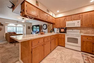 101 Laurie Ln, Willis, TX 77378 - Photo 11