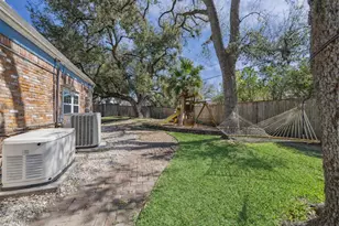 701 W 32nd Street W, Houston, TX 77018 - Photo 5