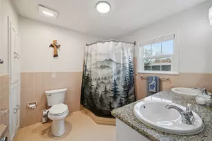 701 W 32nd Street W, Houston, TX 77018 - Photo 11