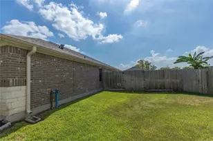 7906 Tamarind Ln, Baytown, TX 77521 - Photo 39