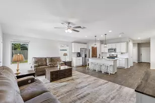 7906 Tamarind Ln, Baytown, TX 77521 - Photo 13