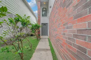 13963 Maximos Dr, Houston, TX 77083 - Photo 3