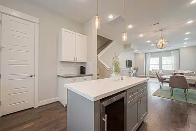 2051 Sherwood Forest Street, Houston, TX 77043 - Photo 11
