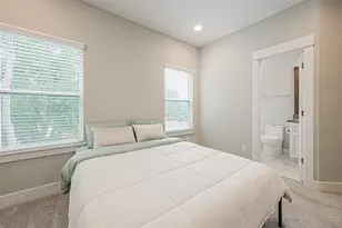 2051 Sherwood Forest St, Houston, TX 77043 - Photo 19