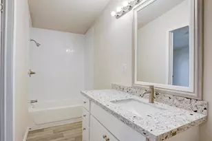 5806 S Highway 35, Alvin, TX 77511 - Photo 11