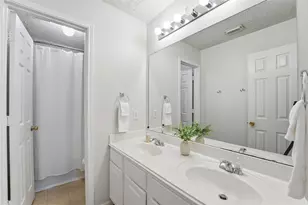 8126 Buffalo Springs Ct, Sugar Land, TX 77479 - Photo 31