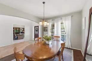 8126 Buffalo Springs Ct, Sugar Land, TX 77479 - Photo 5