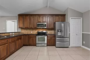 733 Yale Ln Ln, Deer Park, TX 77536 - Photo 5