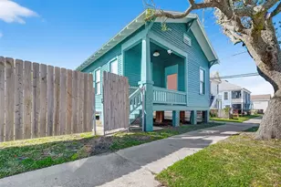 2015 28th St, Galveston, TX 77550 - Photo 29